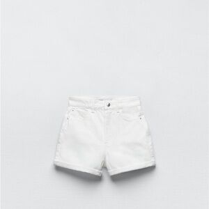 Zara: HIGH-WAISTED MOM FIT DENIM SHORTS